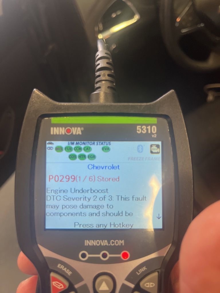 Used 2017 Chevrolet Cruze LT FWD image 4