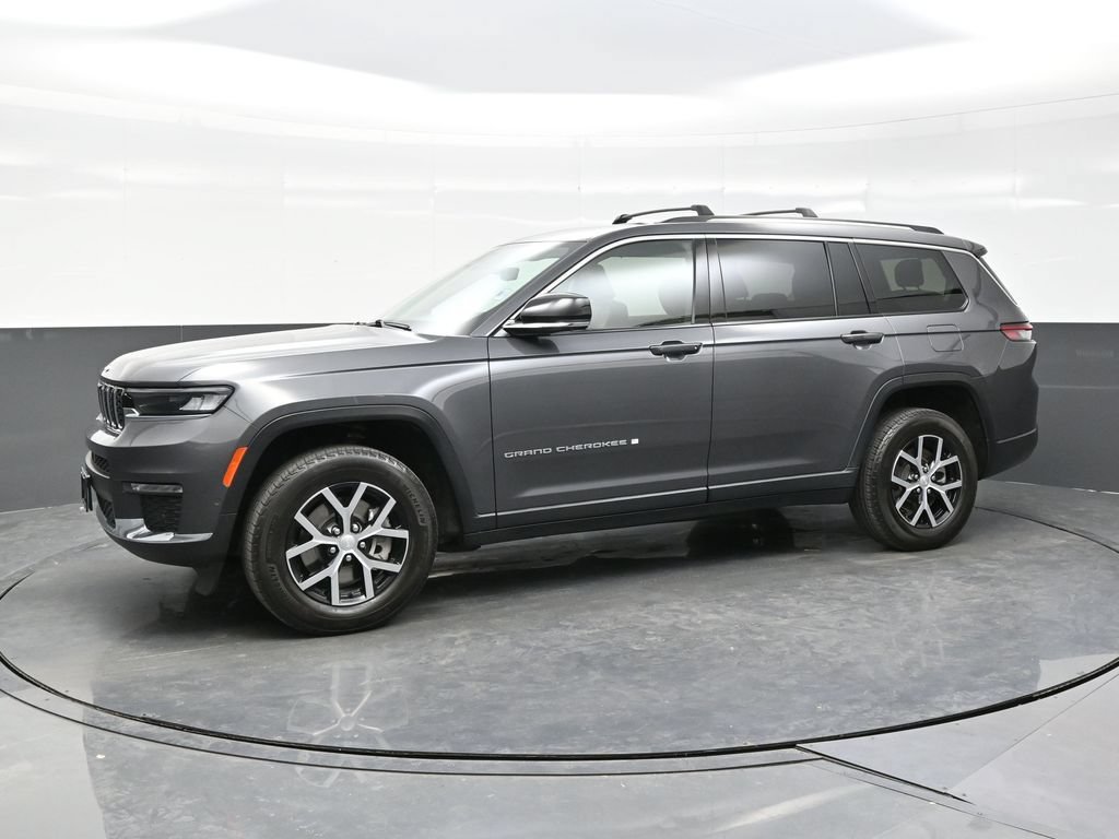 Used 2023 Jeep Grand Cherokee L Limited w/ Luxury Tech Group II AWD/4WD image 3
