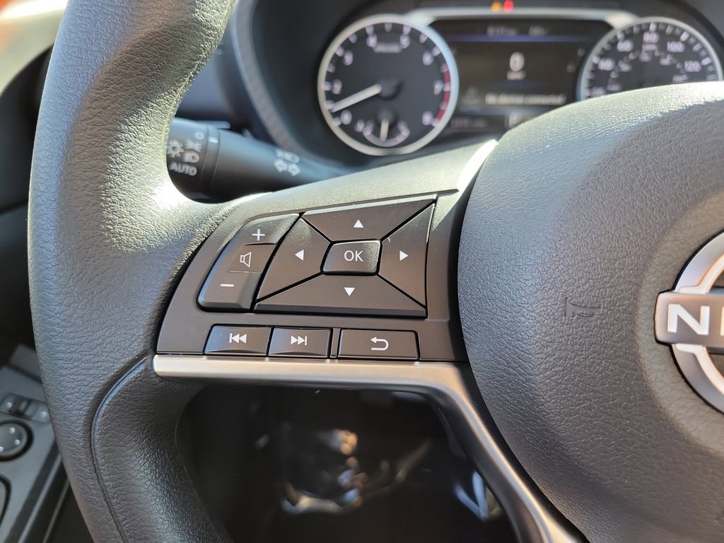 Used 2025 Nissan Sentra SV w/ Trunk Package image 5