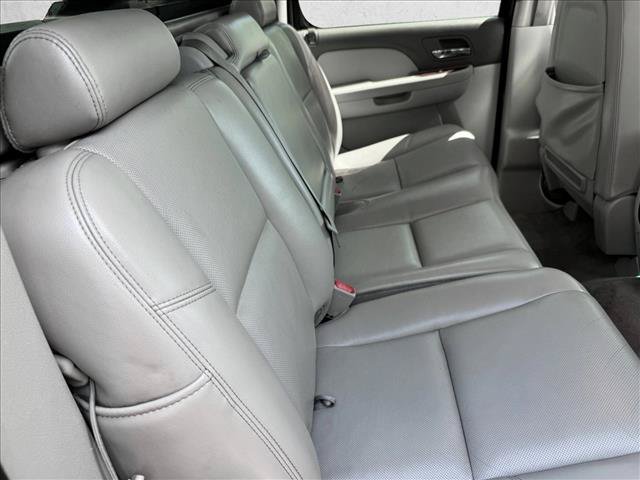 Used 2011 Chevrolet Avalanche LTZ AWD/4WD image 17