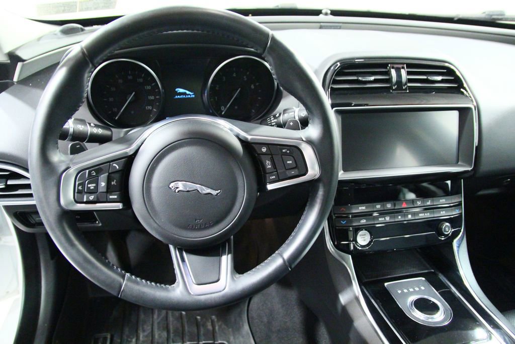 Used 2019 Jaguar XE Prestige image 19