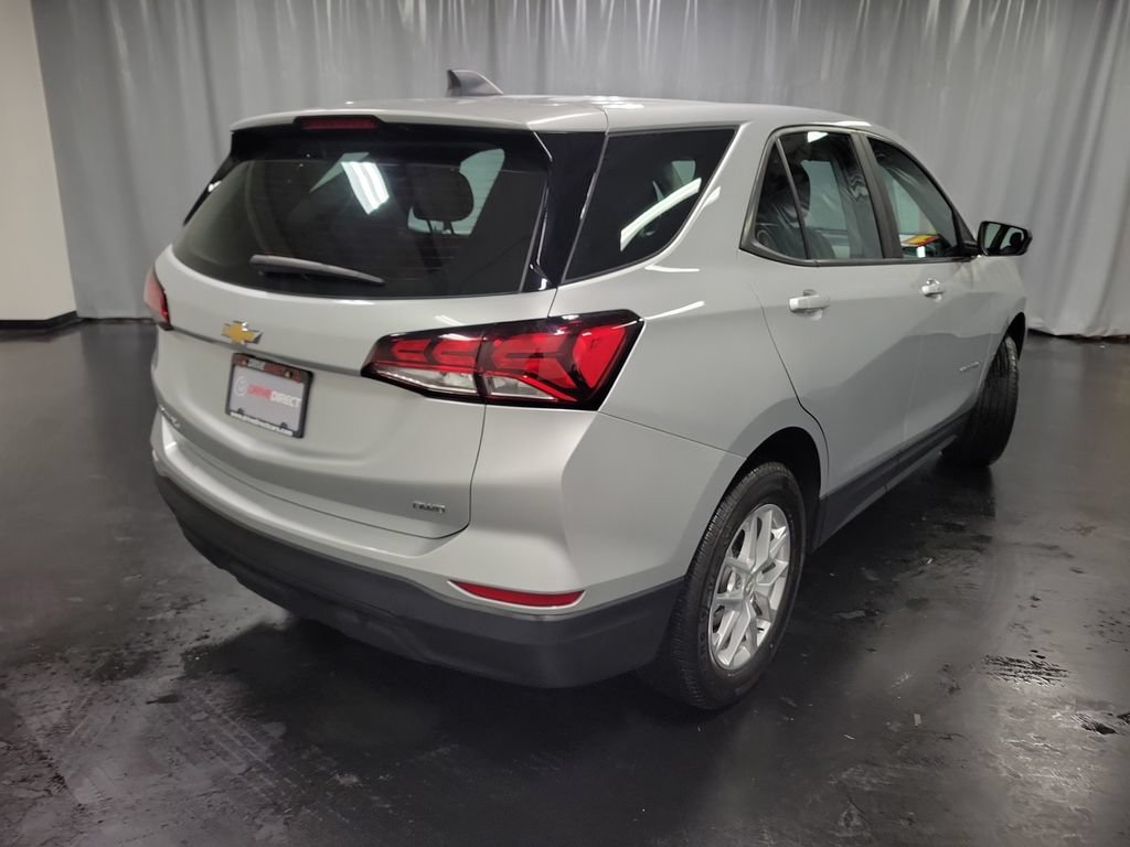Used 2022 Chevrolet Equinox LS w/ LPO, Floor Liner Package AWD/4WD image 8