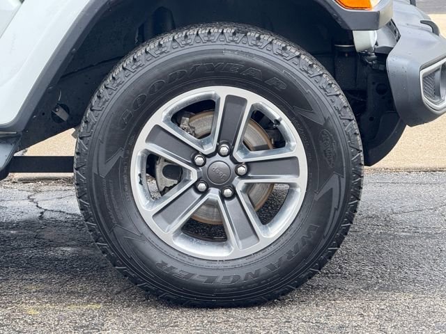 Used 2018 Jeep Wrangler Unlimited Sahara image 3