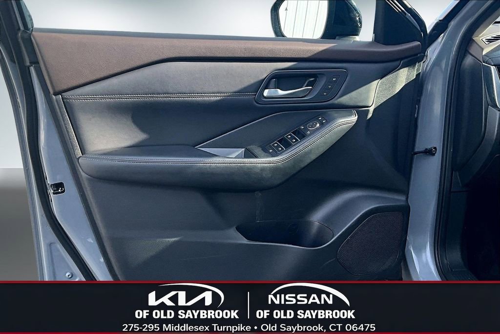 Used 2023 Nissan Rogue SL image 20