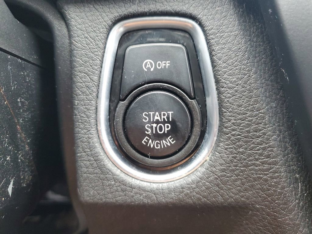 Used 2015 BMW 320i xDrive Sedan AWD/4WD image 22