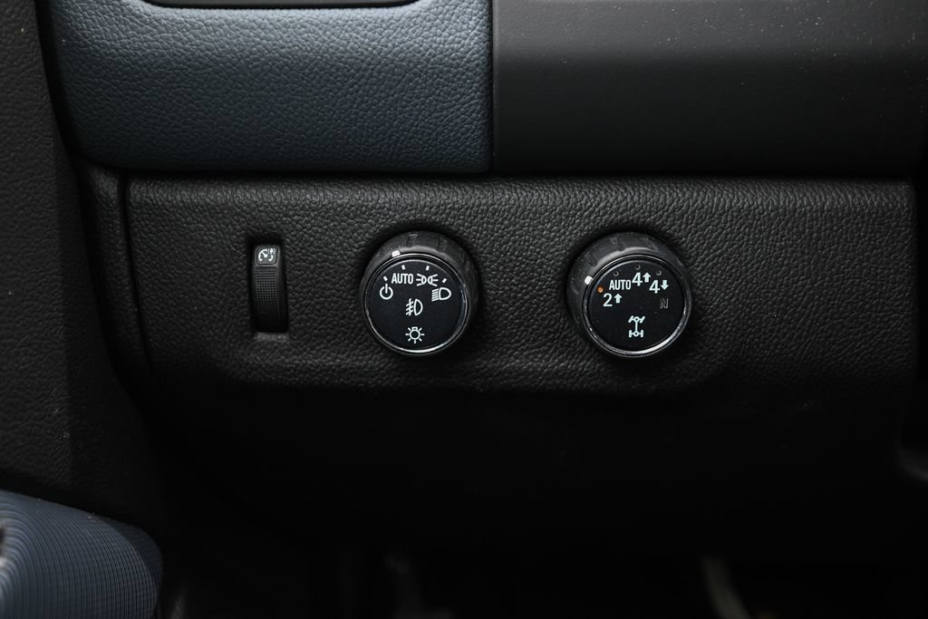 Used 2021 Chevrolet Colorado Z71 AWD/4WD image 40