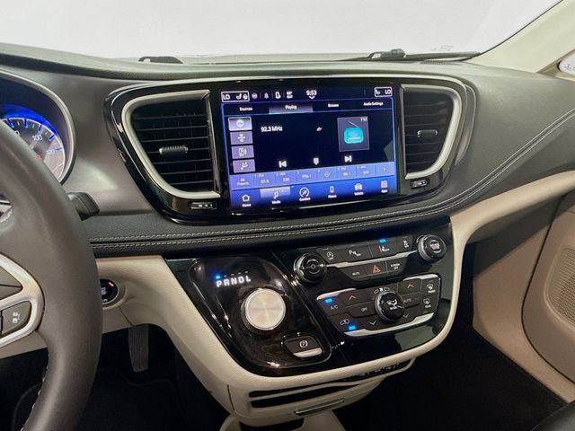 Used 2022 Chrysler Pacifica Touring-L AWD/4WD image 14