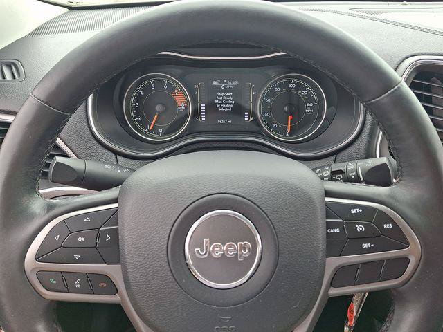 Certified 2019 Jeep Cherokee Latitude w/ Cold Weather Group AWD/4WD image 19