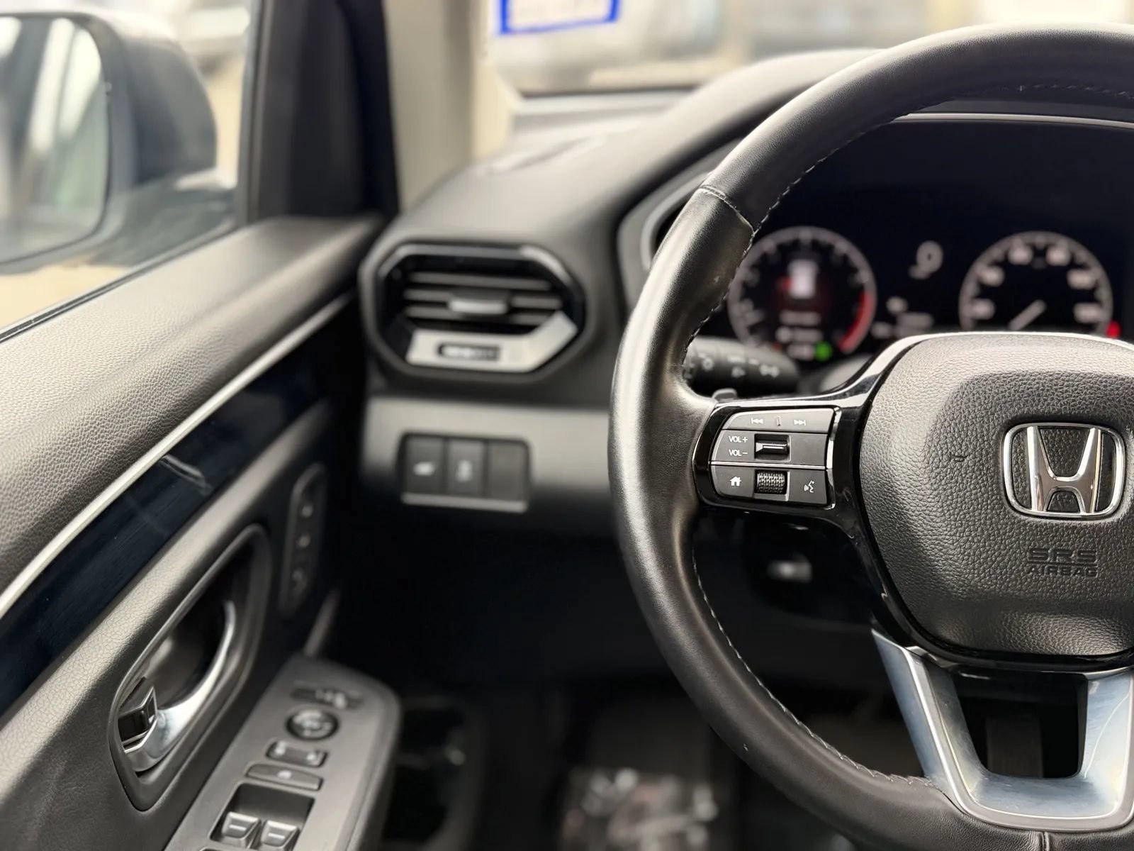 Used 2025 Honda Pilot Touring image 25