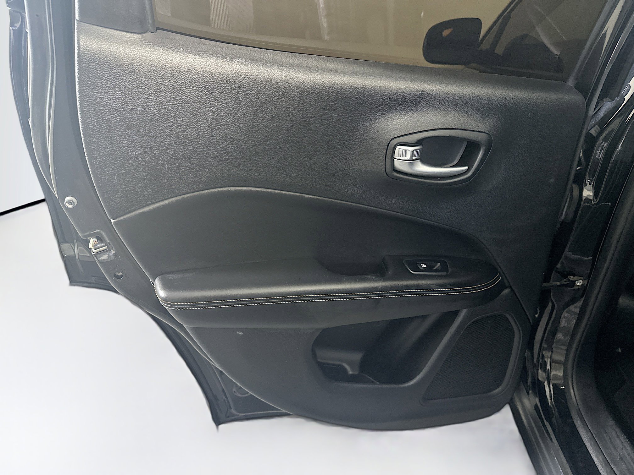 Used 2021 Jeep Compass Latitude FWD image 26