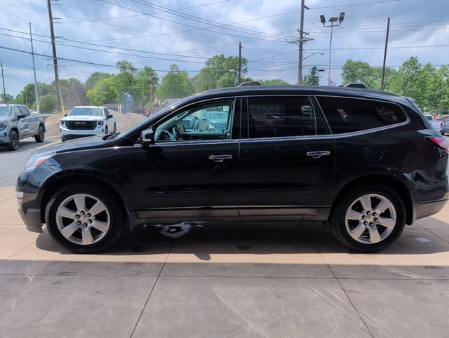 Used 2017 Chevrolet Traverse LT w/ Style and Technology Package AWD/4WD image 4