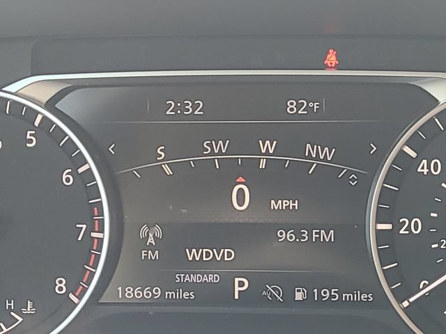 Used 2024 Nissan Pathfinder SL FWD image 16