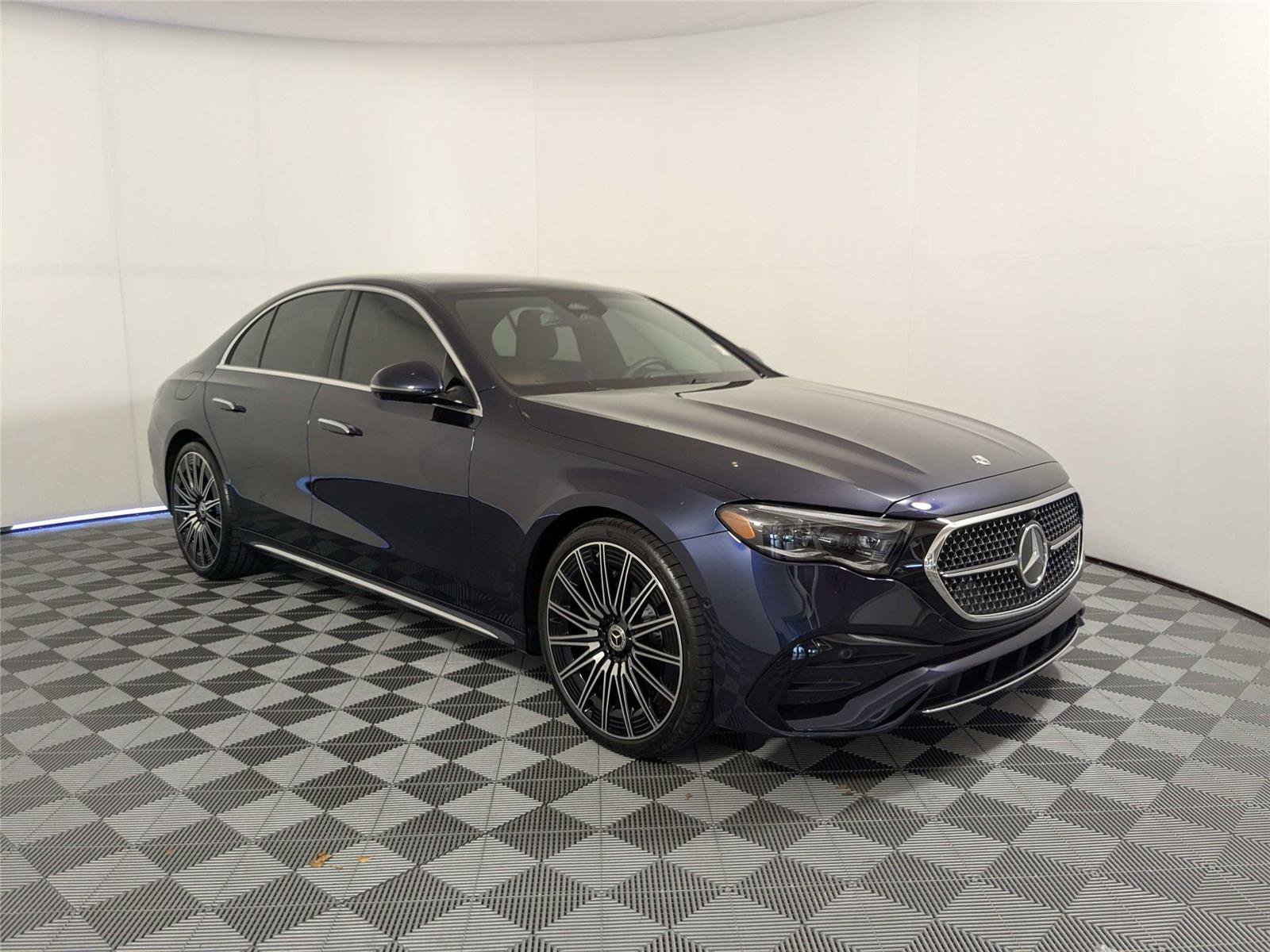 Used 2026 Mercedes-Benz E 350 Sedan image 4