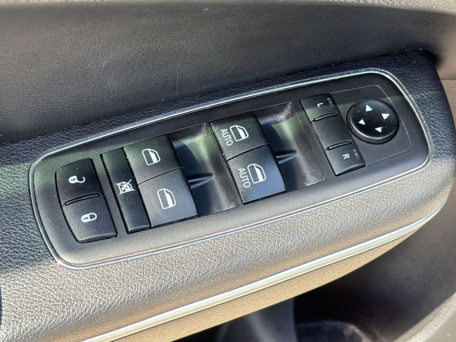 Used 2021 Chrysler 300 S RWD image 12