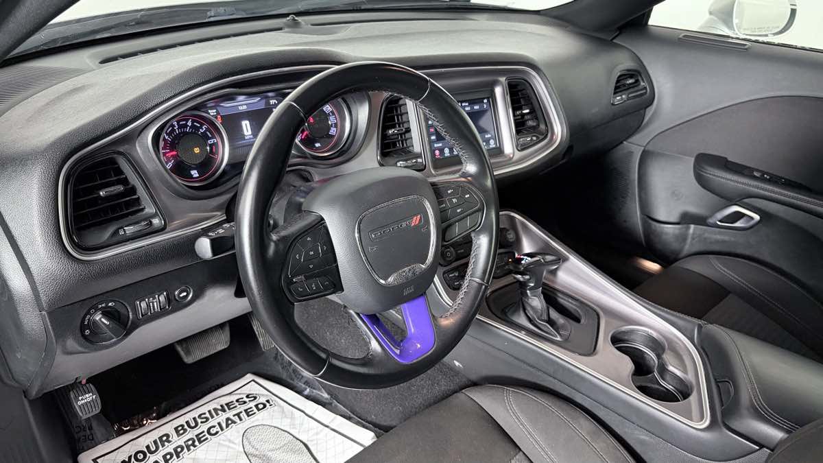 Used 2022 Dodge Challenger SXT RWD image 12