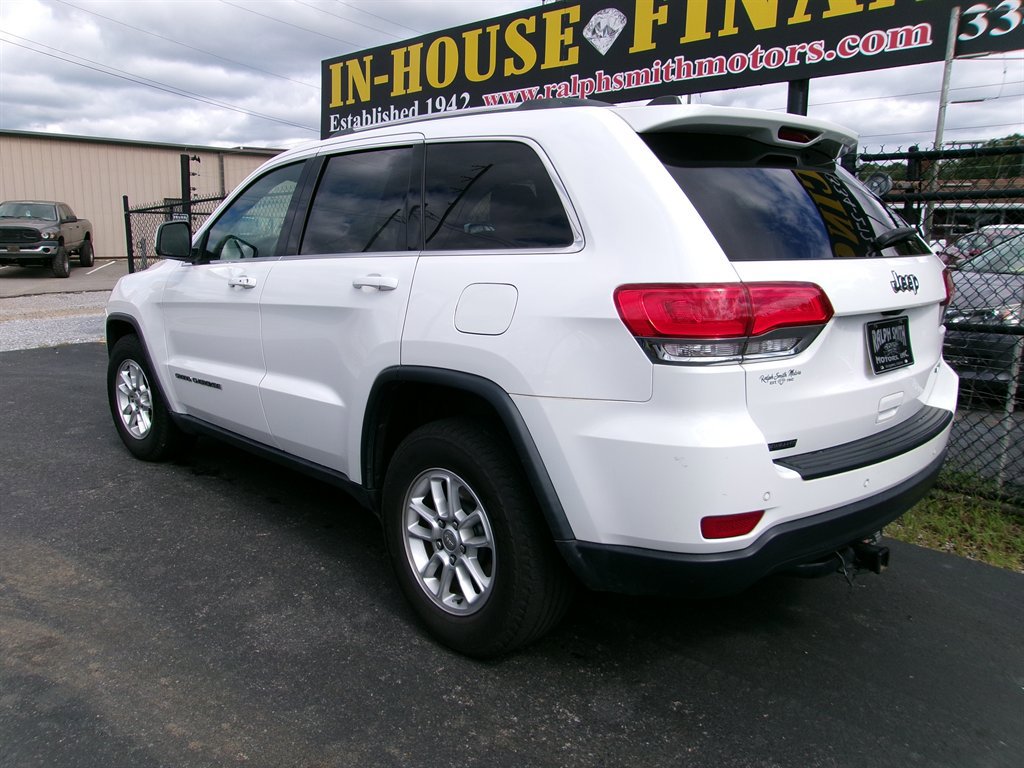 Used 2018 Jeep Grand Cherokee Laredo image 12