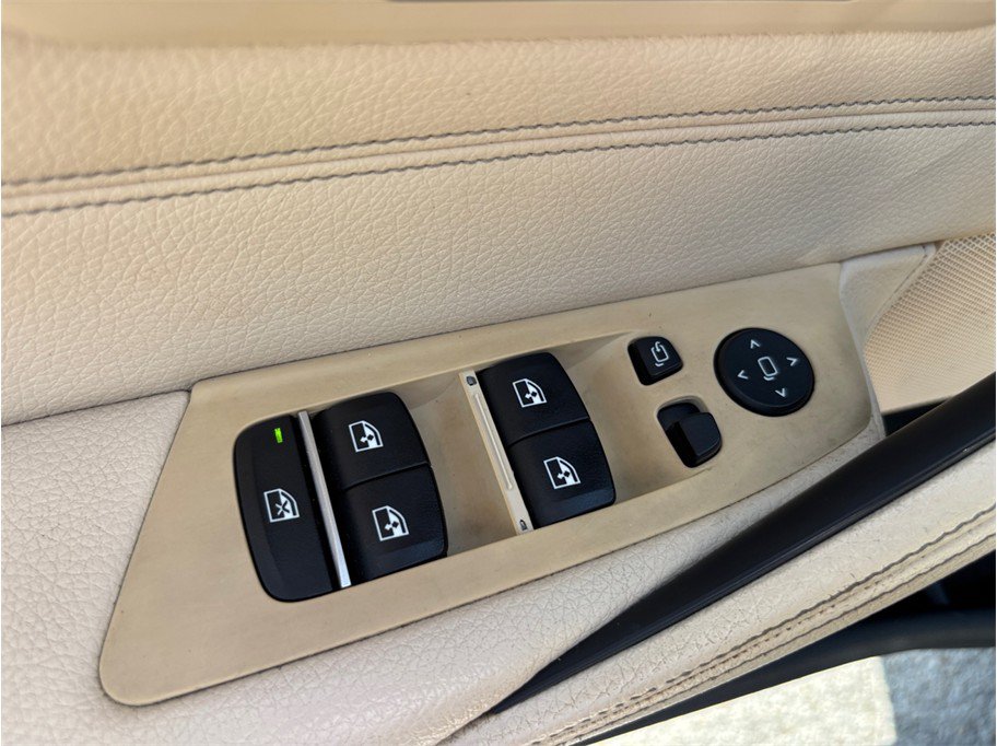 Used 2018 BMW 530i w/ Premium Package RWD image 26