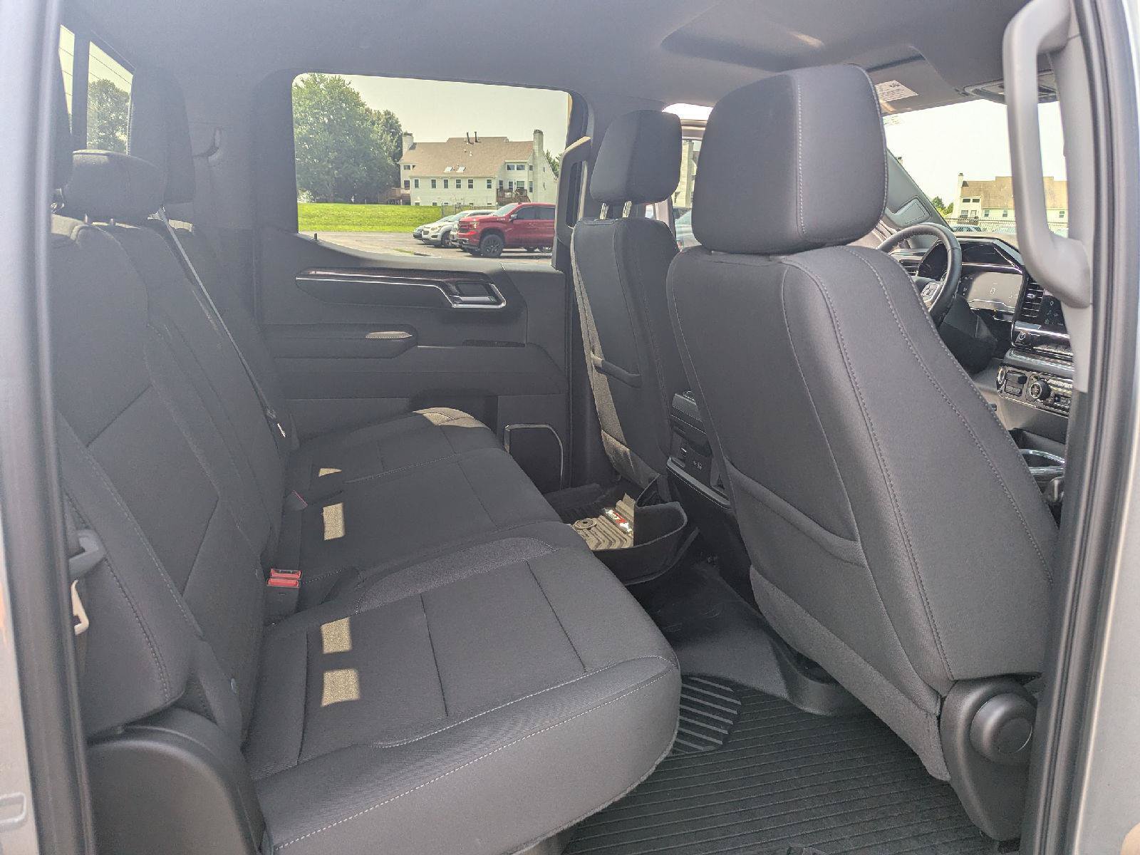 Used 2025 Chevrolet Silverado 1500 RST AWD/4WD image 35