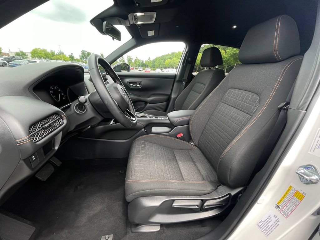 Certified 2025 Honda HR-V Sport image 26