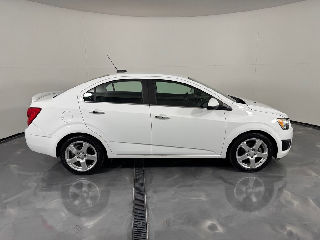 Used 2015 Chevrolet Sonic LTZ FWD image 4