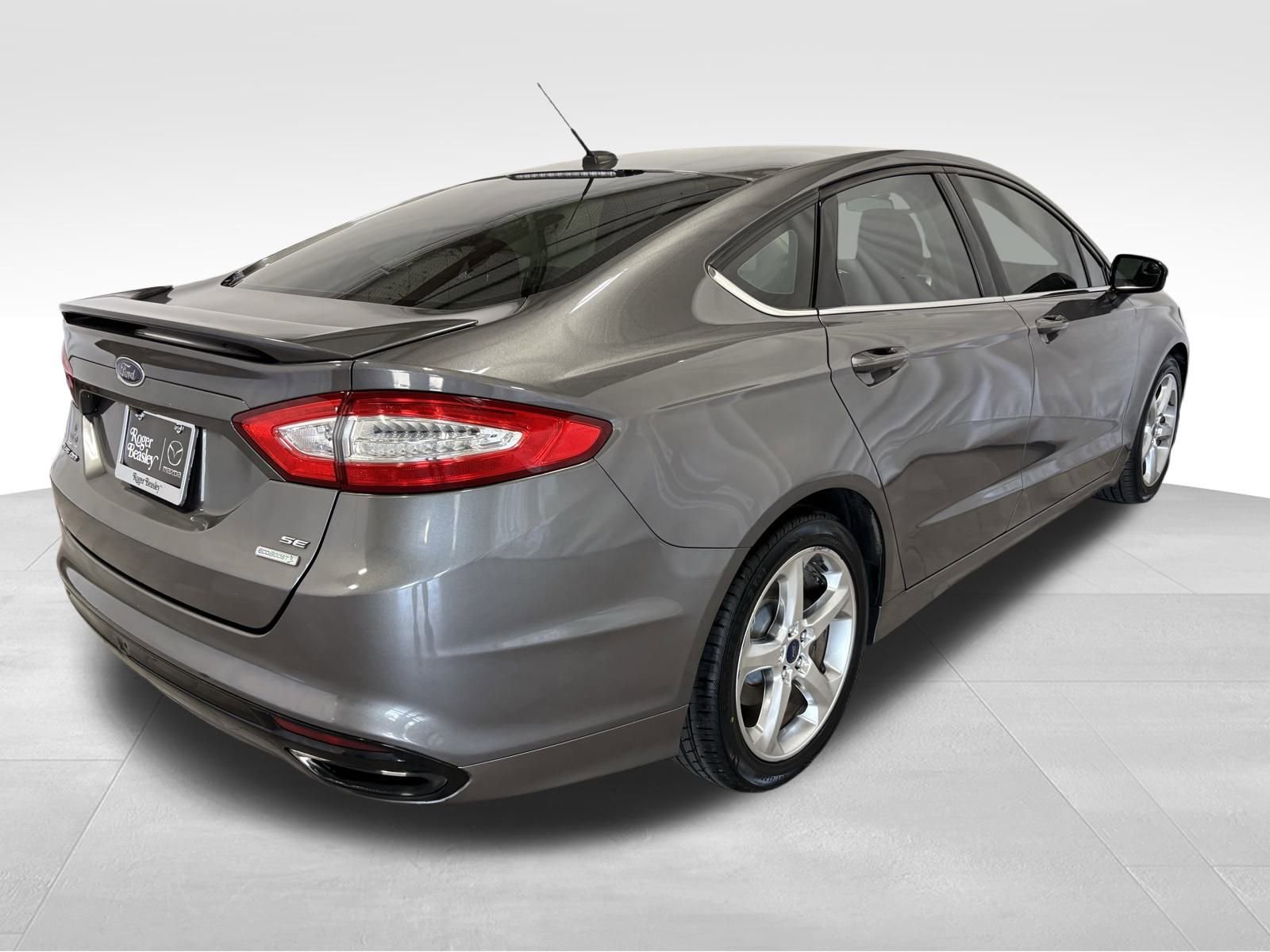 Used 2013 Ford Fusion SE image 6