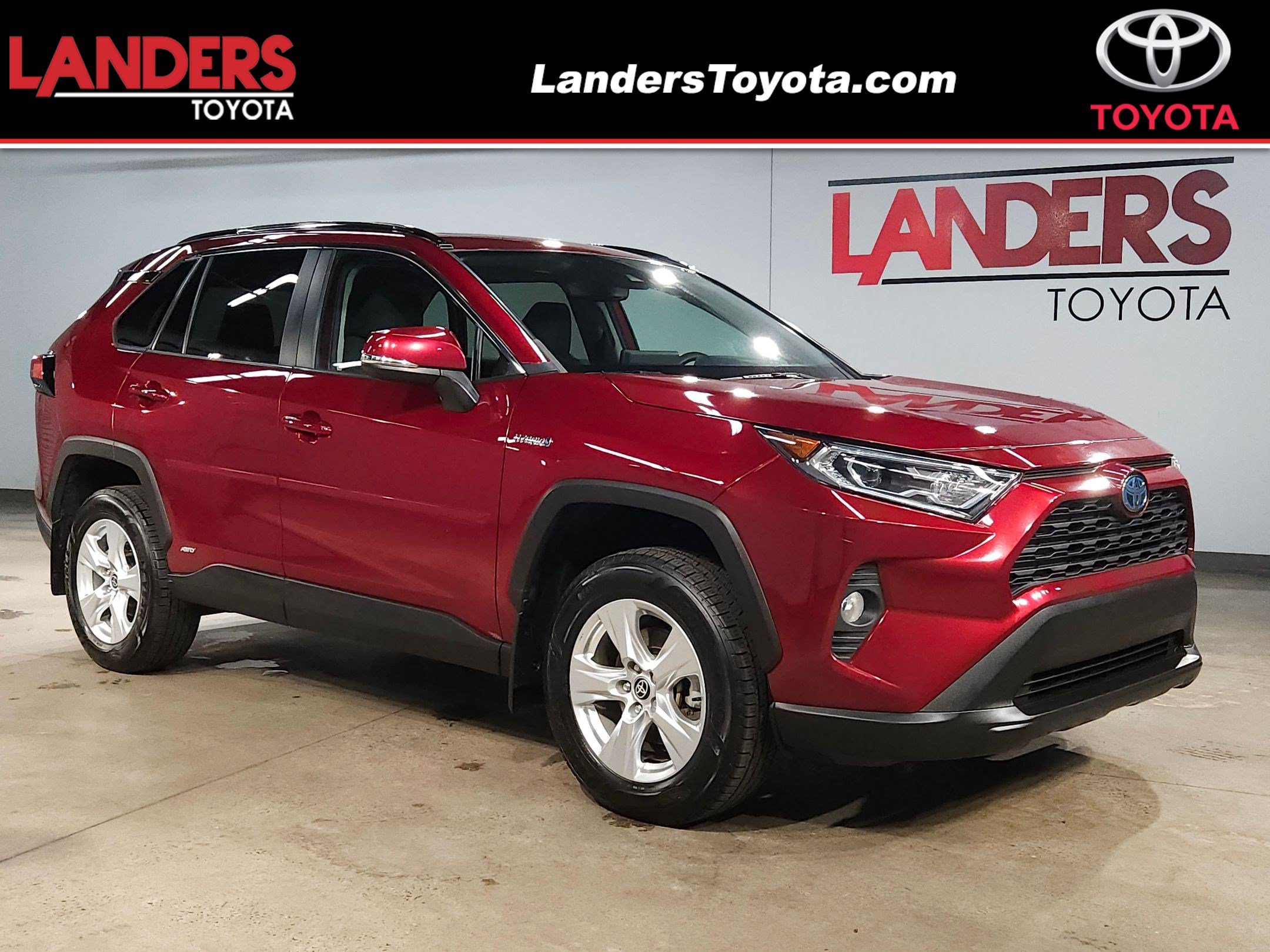 Used 2021 Toyota RAV4 XLE w/ Convenience Package AWD/4WD image 1