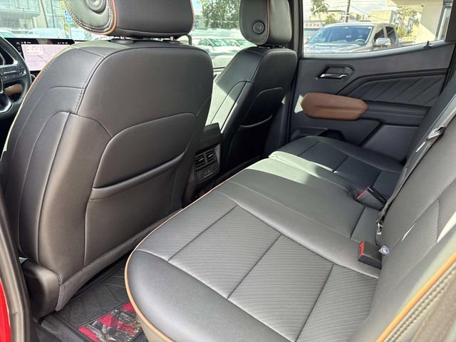 Used 2025 GMC Canyon AT4 w/ AT4 Premium Package image 14