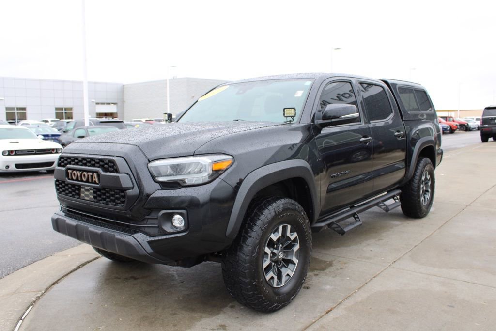 Used 2022 Toyota Tacoma TRD Off-Road image 3