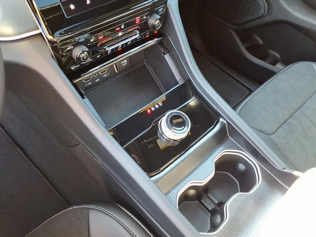 New 2025 Jeep Grand Cherokee L Altitude image 27