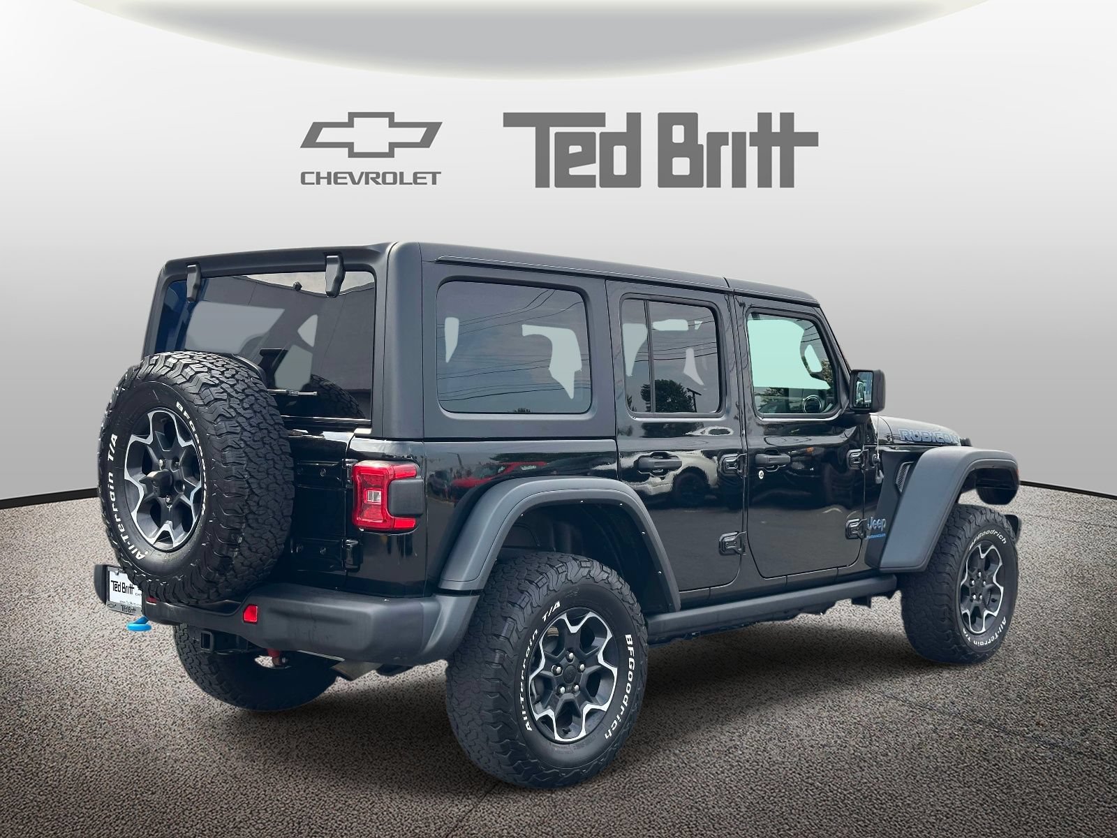 Used 2023 Jeep Wrangler Unlimited Rubicon 4xe w/ Steel Bumper Group AWD/4WD image 4