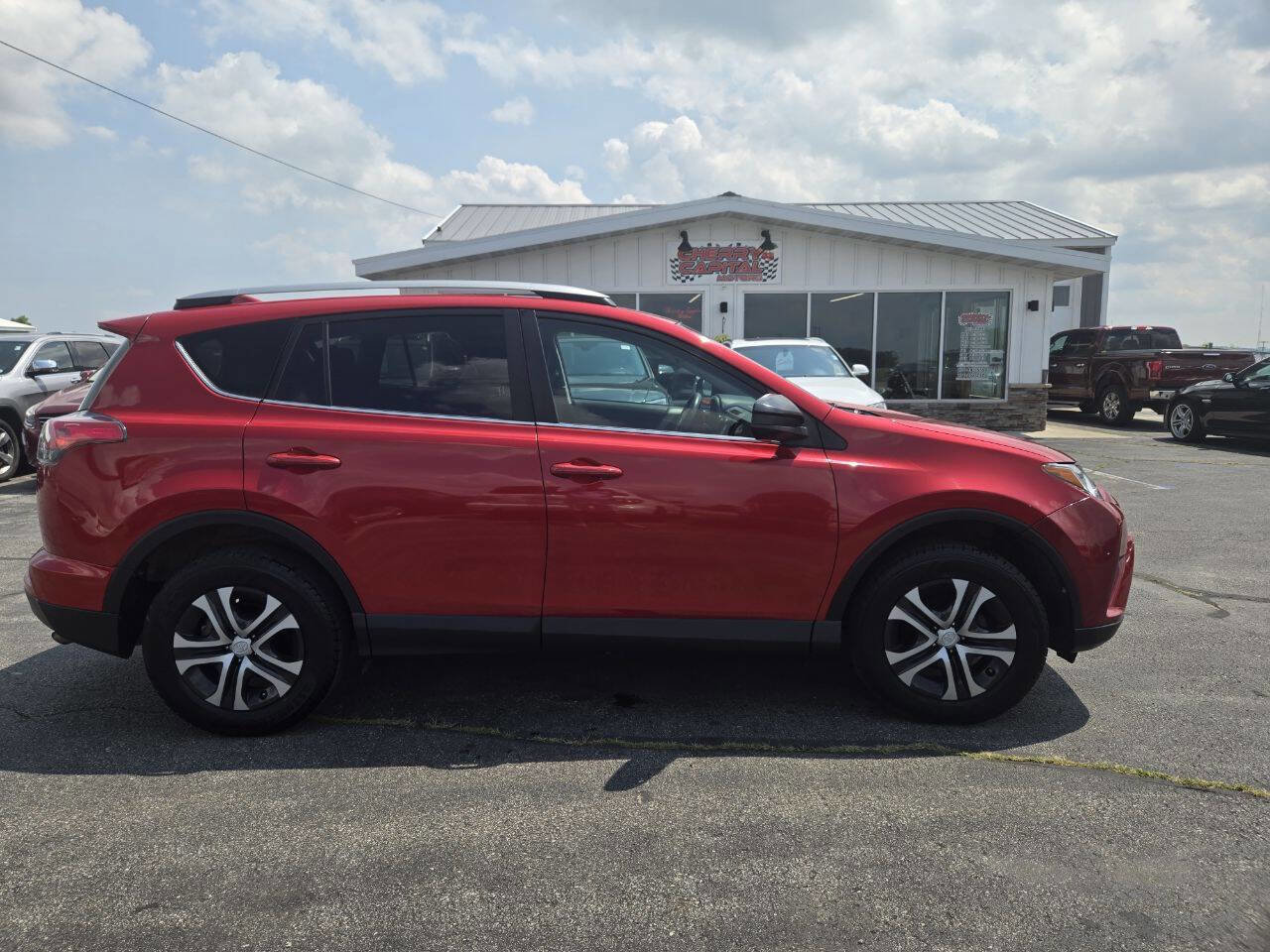 Used 2017 Toyota RAV4 LE image 16