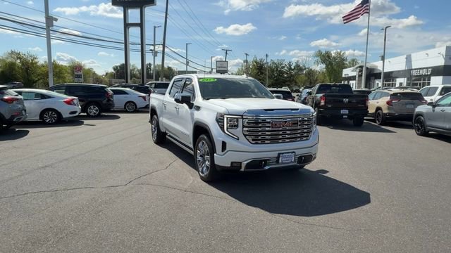 Used 2023 GMC Sierra 1500 Denali w/ Denali Reserve Package AWD/4WD image 2
