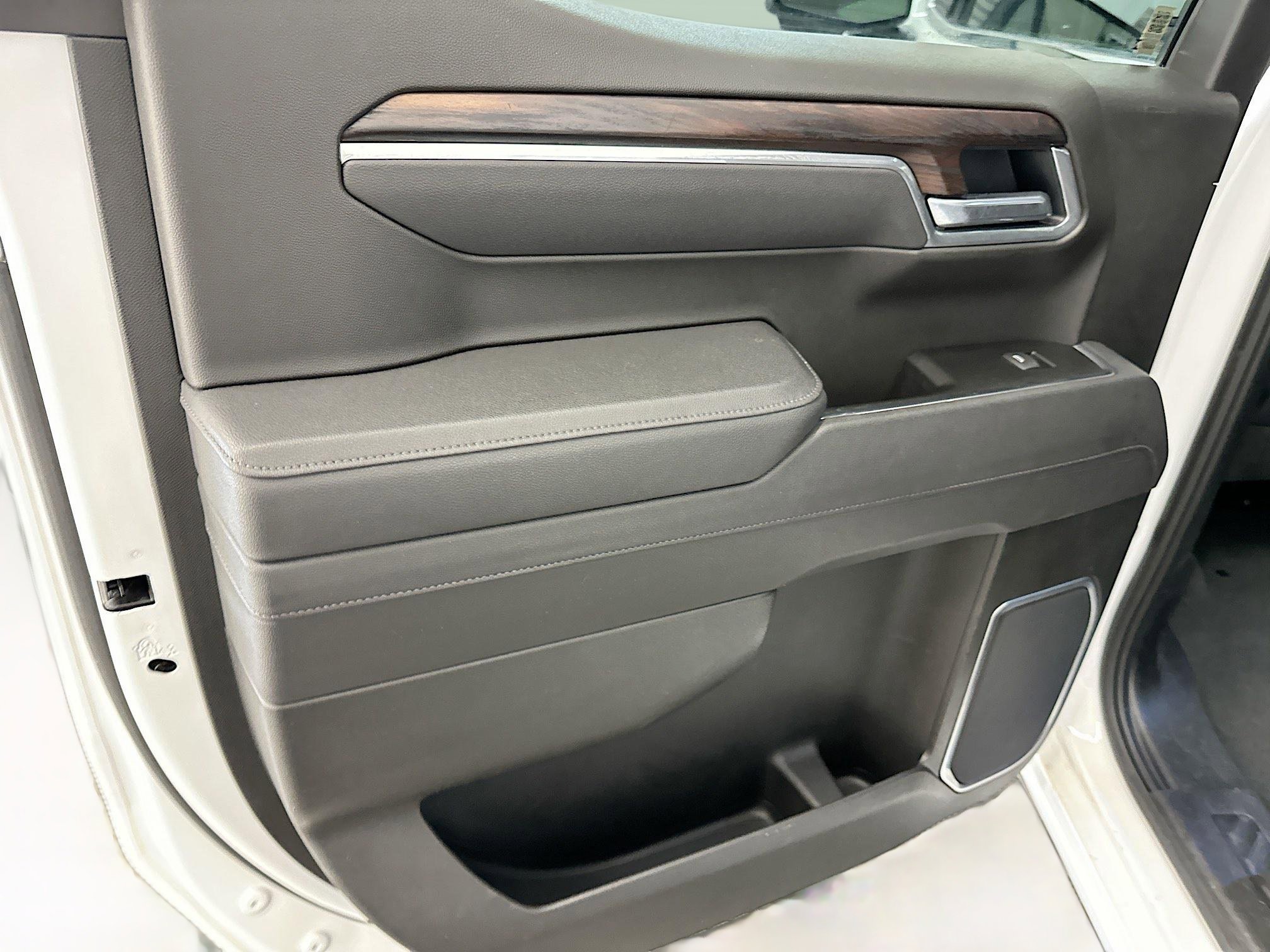 Used 2025 GMC Sierra 1500 SLT AWD/4WD image 27