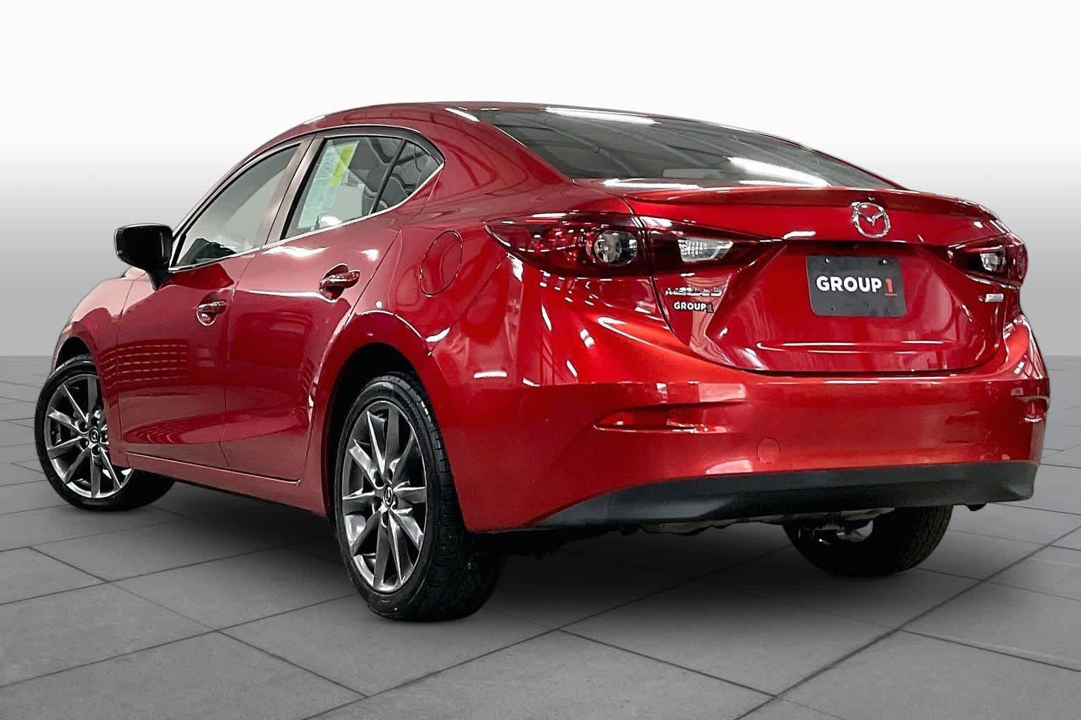 Used 2018 MAZDA MAZDA3 Touring FWD image 12