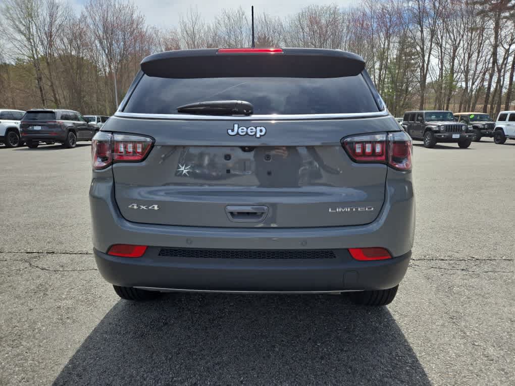 Used 2024 Jeep Compass Limited AWD/4WD image 15