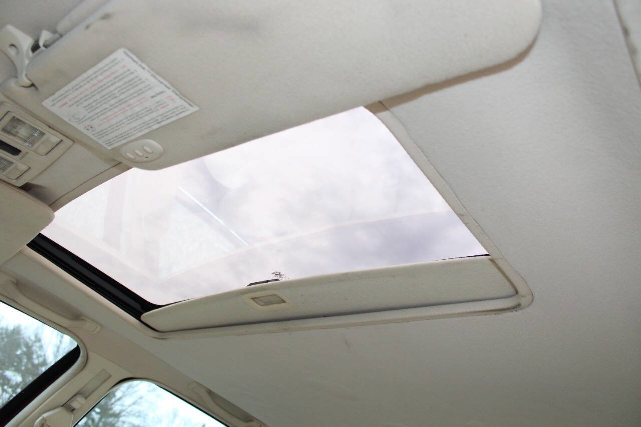 Used 1996 Lincoln Town Car Signature image 16