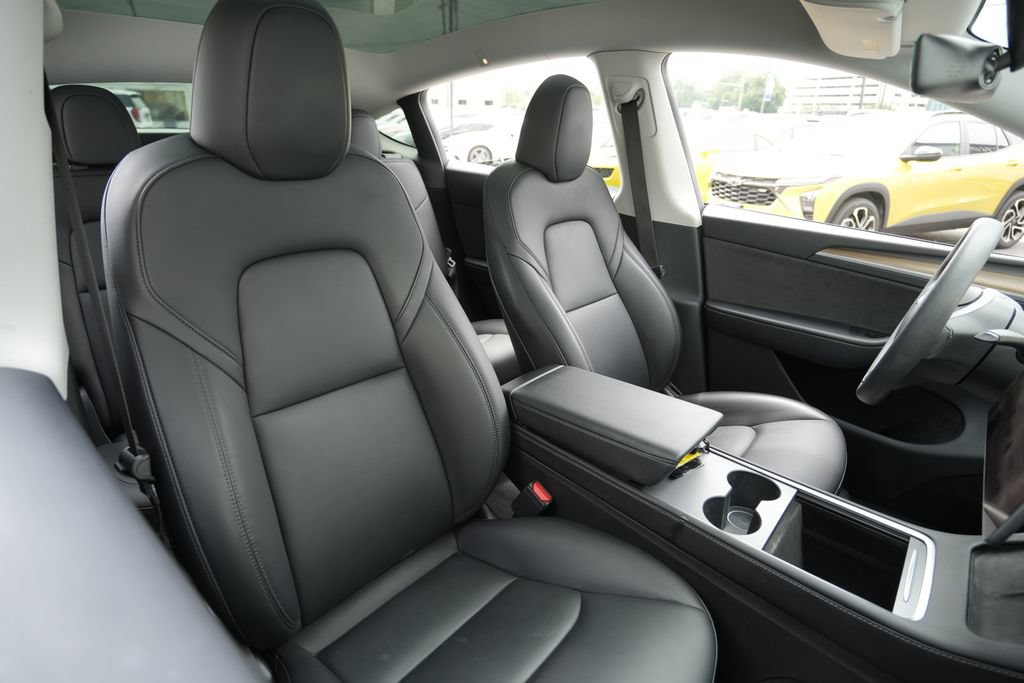 Used 2023 Tesla Model Y AWD image 31