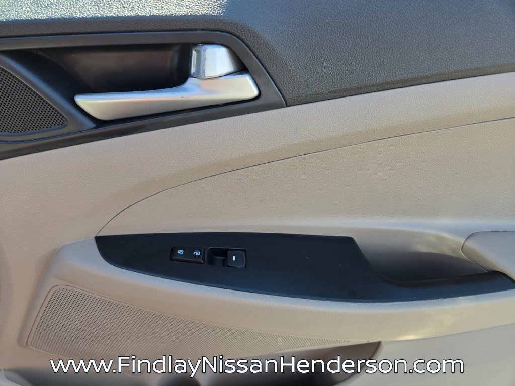Used 2021 Hyundai Tucson Value FWD image 17