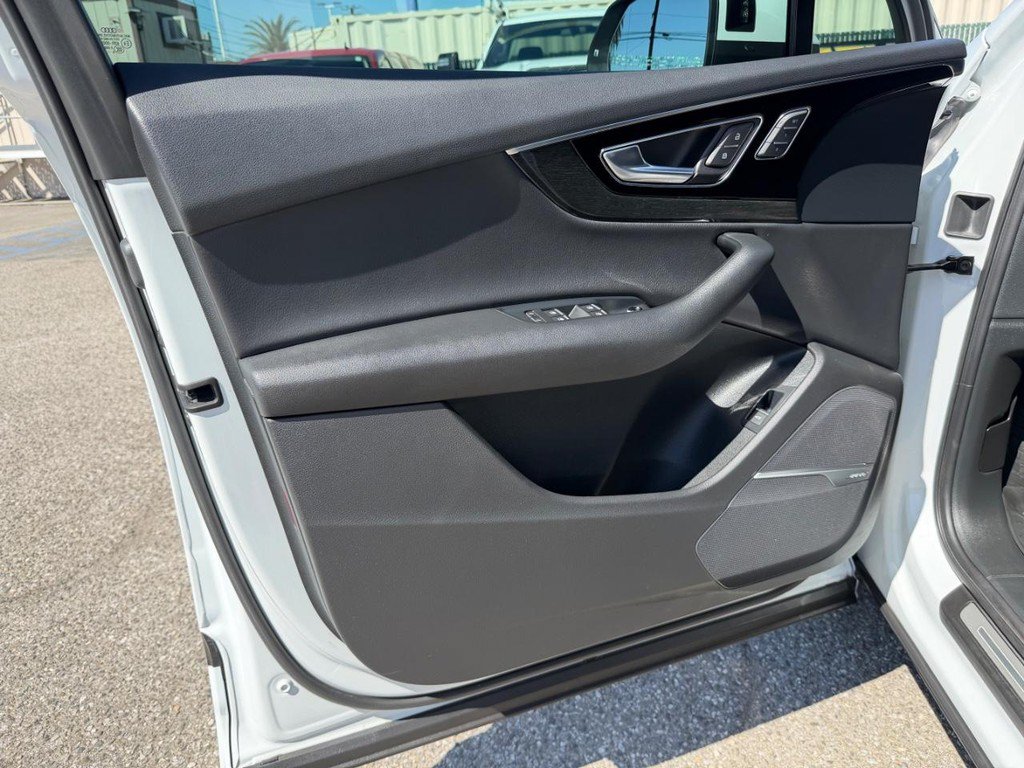 Used 2019 Audi Q7 3.0T Prestige AWD/4WD image 15