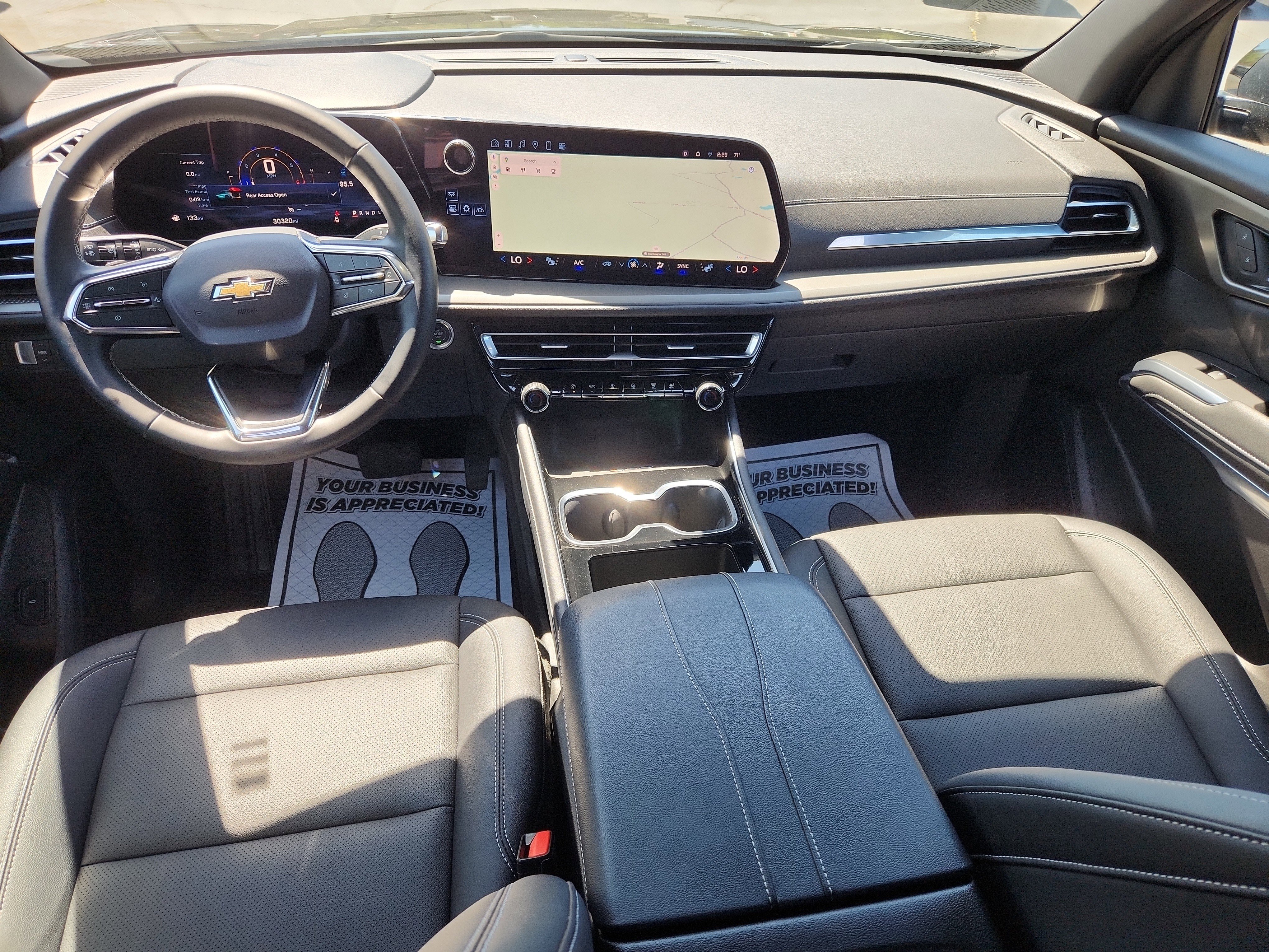 Used 2025 Chevrolet Traverse LT image 27