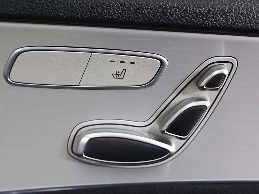 Used 2019 Mercedes-Benz C 300 4MATIC Sedan image 34