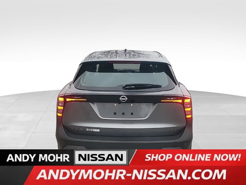 Used 2025 Nissan Kicks S image 9