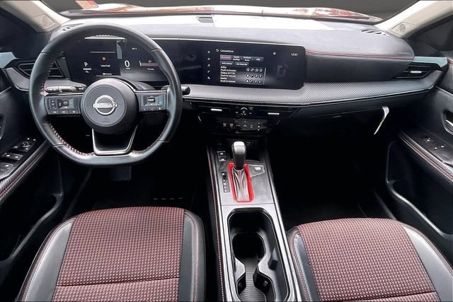 Used 2025 Nissan Kicks SR FWD image 14