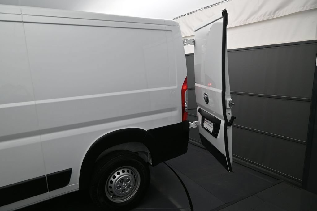 Used 2025 RAM ProMaster 2500 w/ Convenience Group FWD image 13