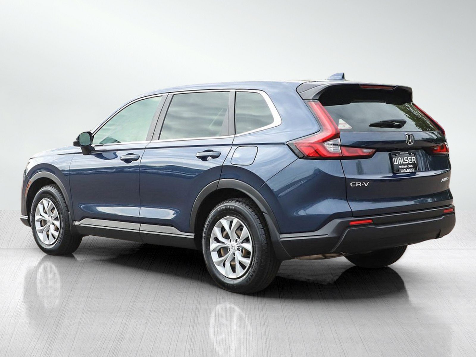 Used 2025 Honda CR-V LX image 3