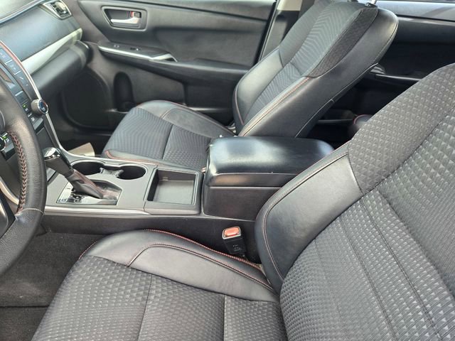 Used 2015 Toyota Camry SE image 12