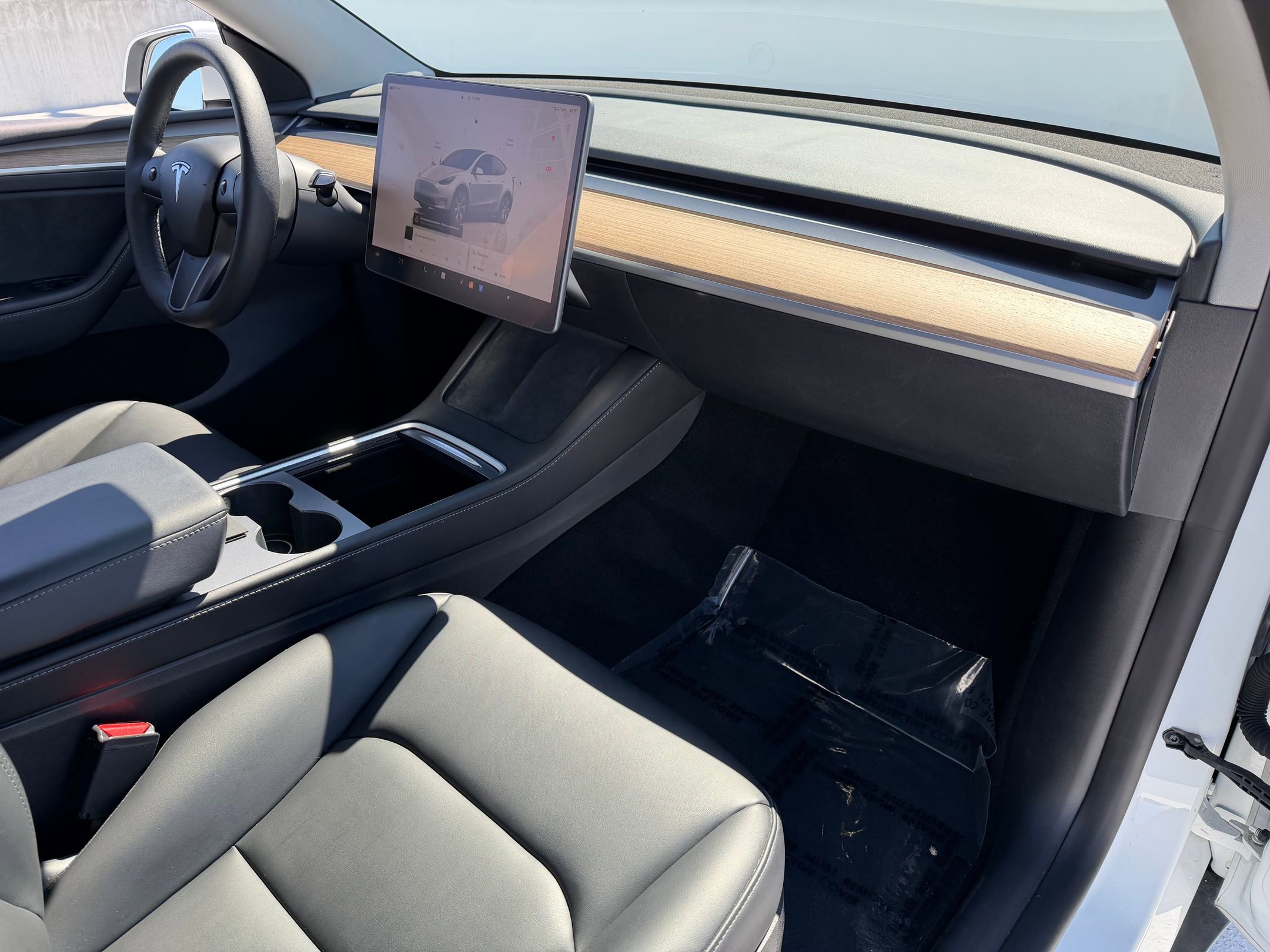 Used 2022 Tesla Model Y Long Range image 16