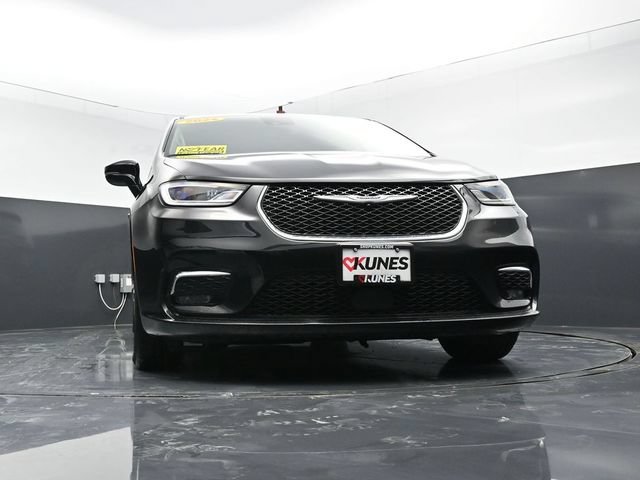 Used 2024 Chrysler Pacifica Limited FWD image 55