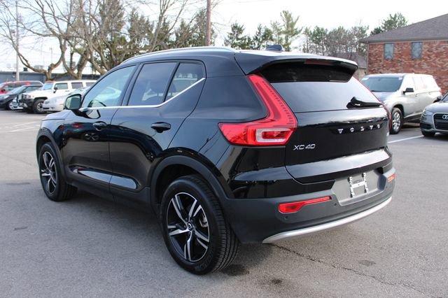 Used 2025 Volvo XC40 B5 Core image 41