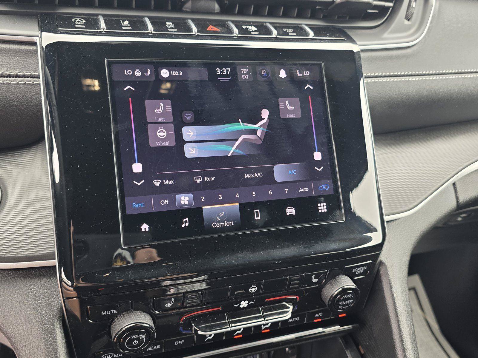 Certified 2025 Jeep Grand Cherokee Laredo X w/ Luxury Tech Group I AWD/4WD image 16